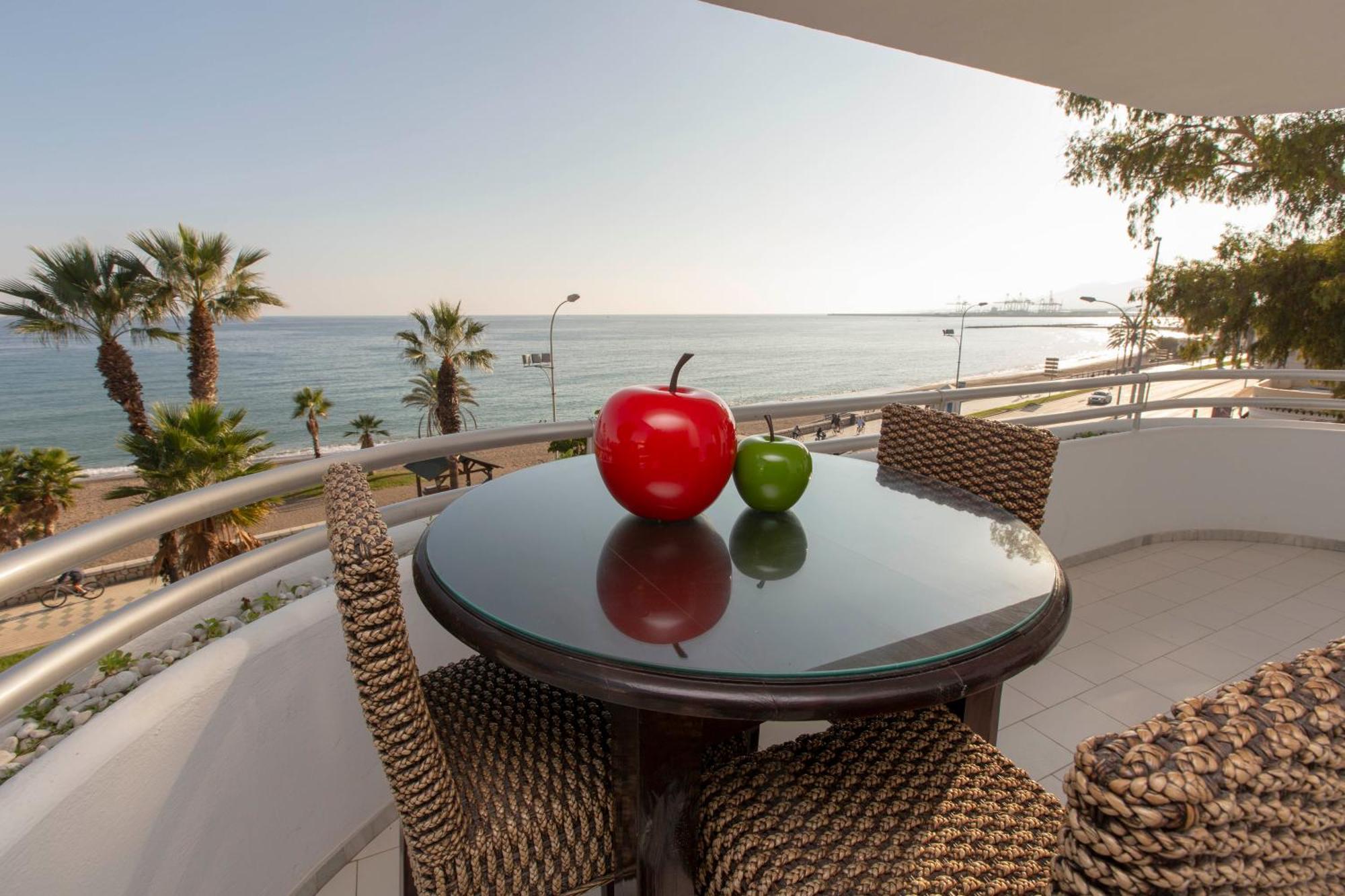 Villa Venecia, Apartamento De Lujo En 1º Linea De Playa + Parking Malaga Zewnętrze zdjęcie